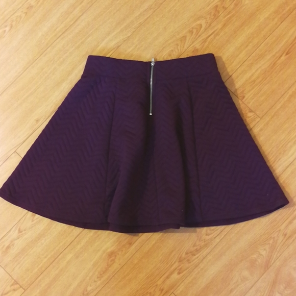 💙3/$25 Burgundy skater skirt - Picture 2 of 5
